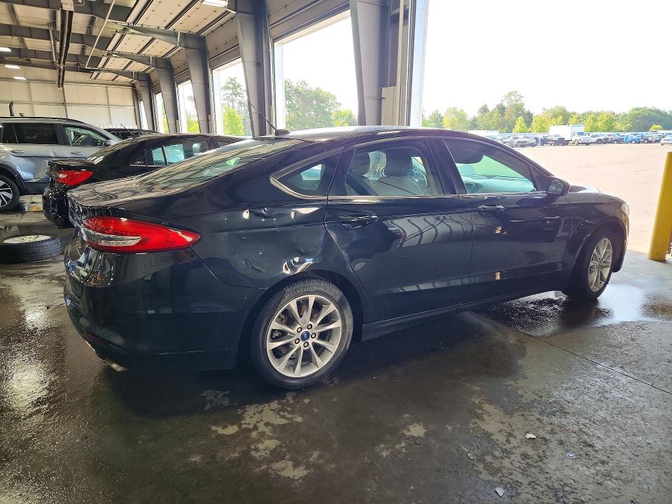 63617146 :رقم المزاد ، 3FA6P0HD5HR264295 vin ، 2017 Ford Fusion مزاد بيع