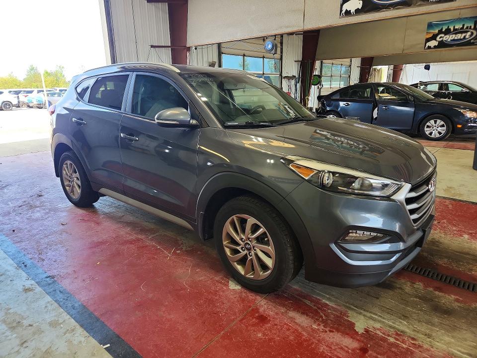 63863476 :رقم المزاد ، KM8J33A44JU800563 vin ، 2018 Hyundai Tucson مزاد بيع