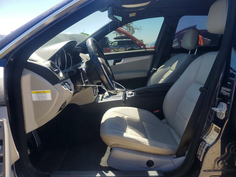 Продажа на аукционе авто 2013 Mercedes-benz C, vin: WDDGF4HB6DA773149, номер лота: 63524316