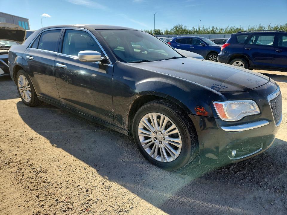 Продажа на аукционе авто 2014 Chrysler 300c, vin: 2C3CCASG3EH105921, номер лота: 65647696