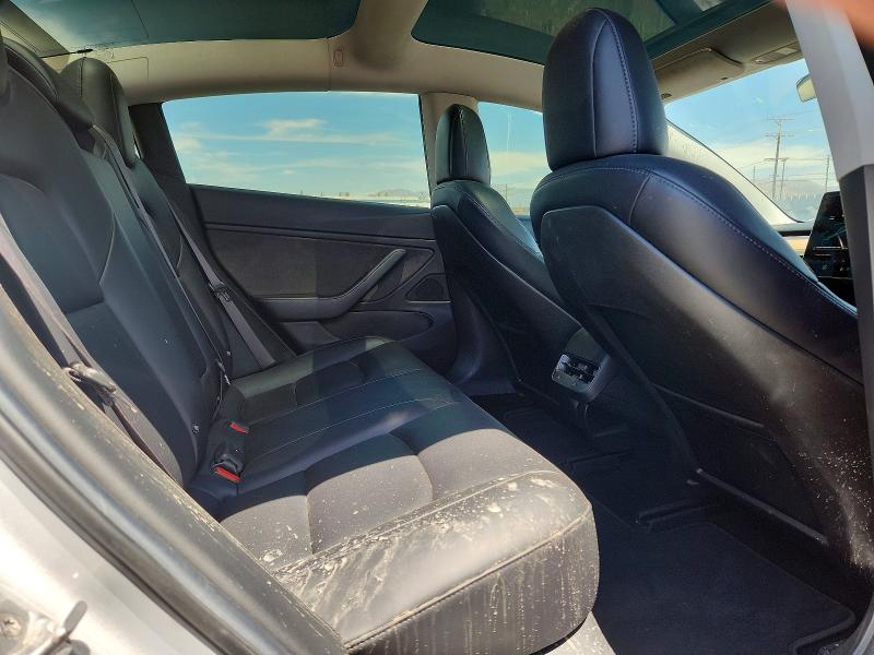 65583836 :رقم المزاد ، 5YJ3E1EA0JF050132 vin ، 2018 Tesla Model 3 مزاد بيع