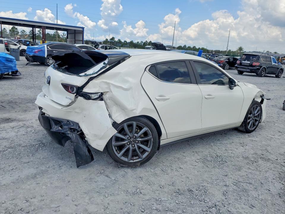 2021 Mazda 3 მანქანა იყიდება აუქციონზე, vin: JM1BPAKL1M1328691, აუქციონის ნომერი: 64145896