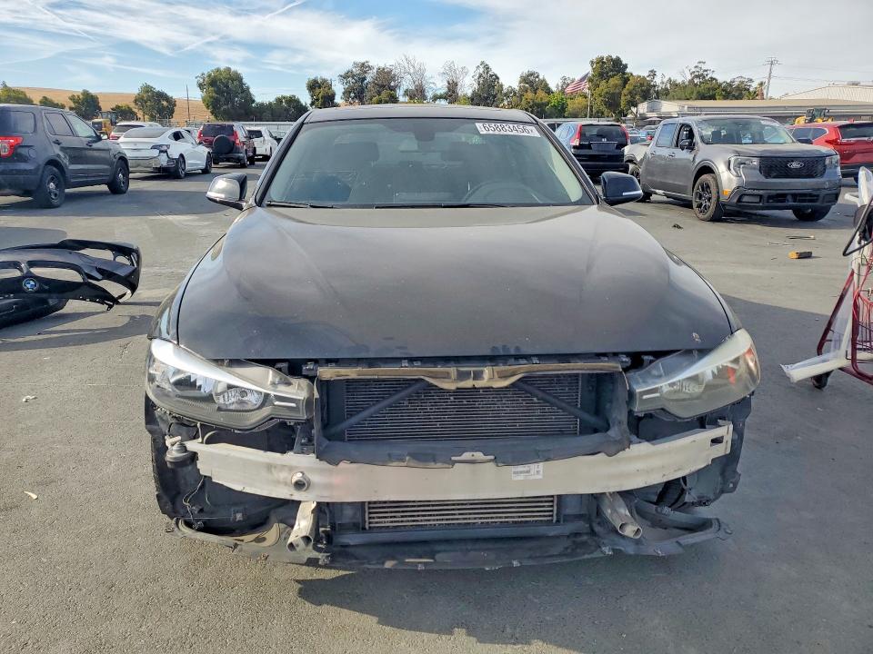 65883456 :رقم المزاد ، WBA3B1G50FNT64135 vin ، 2015 Bmw 320 مزاد بيع