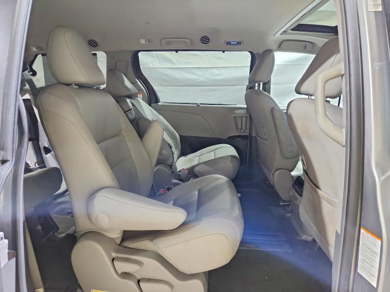 64012076 :رقم المزاد ، 5TDYZ3DC9HS897908 vin ، 2017 Toyota Sienna مزاد بيع