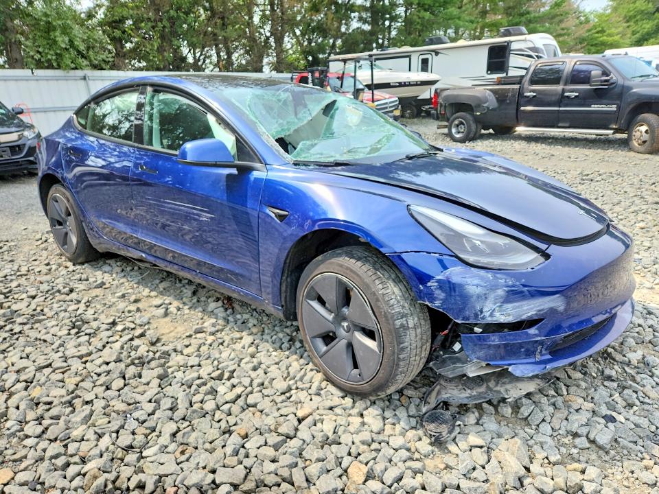 Продажа на аукционе авто 2023 Tesla Model 3, vin: 5YJ3E1EA3PF567126, номер лота: 63787556