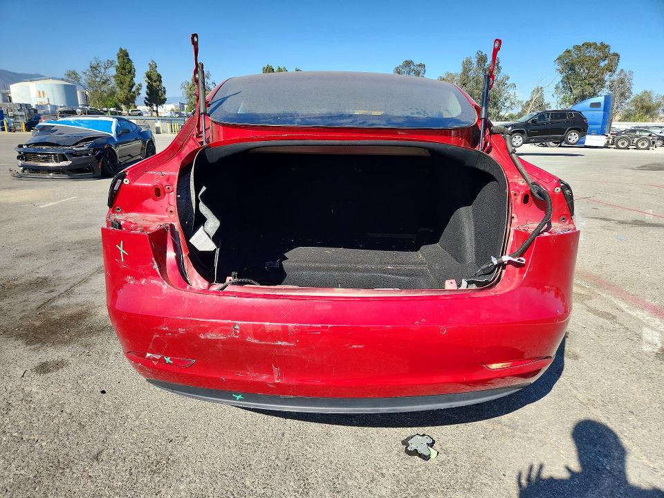 63887086 :رقم المزاد ، 5YJ3E1EA5JF016705 vin ، 2018 Tesla Model 3 مزاد بيع