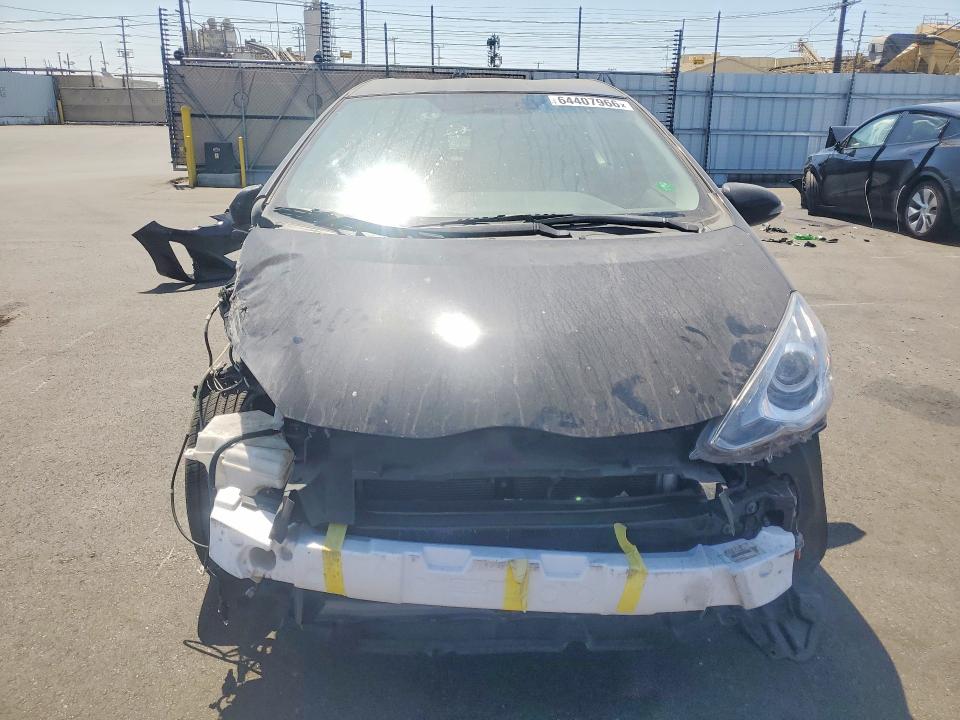 64407966 :رقم المزاد ، JTDKDTB3XG1129129 vin ، 2016 Toyota Prius C مزاد بيع