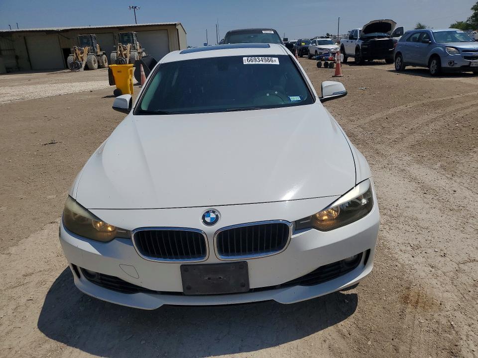 66934986 :رقم المزاد ، WBA3C1C58EK105475 vin ، 2014 Bmw 328 مزاد بيع