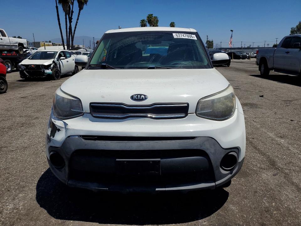 63747606 :رقم المزاد ، KNDJN2A24J7558184 vin ، 2018 Kia Soul مزاد بيع