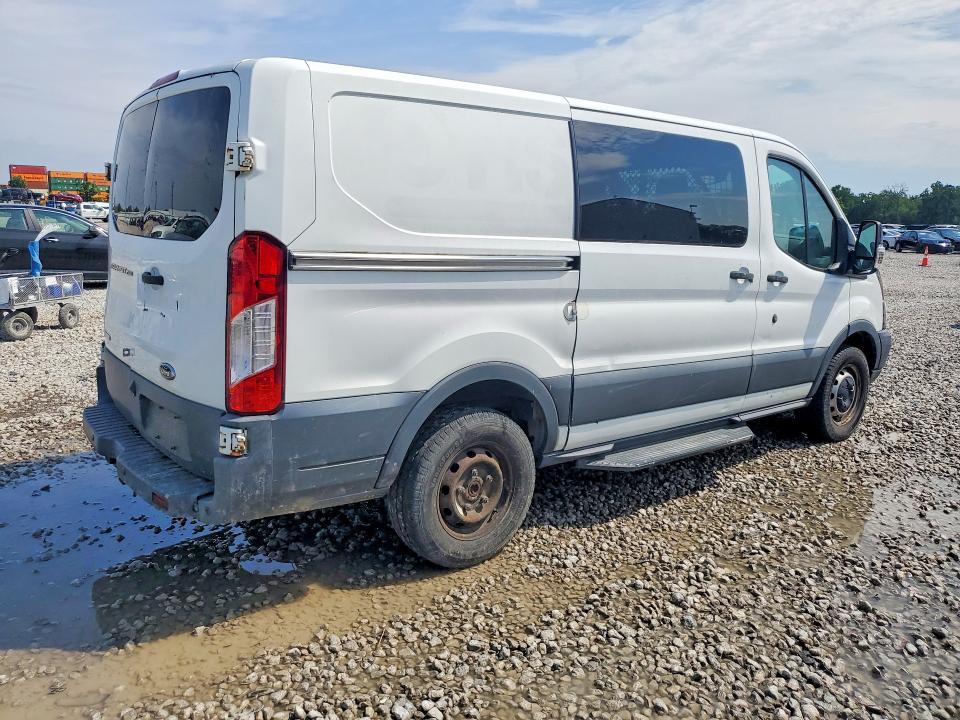 64293076 :رقم المزاد ، 1FTYR1YG3HKA63092 vin ، 2017 Ford Transit مزاد بيع