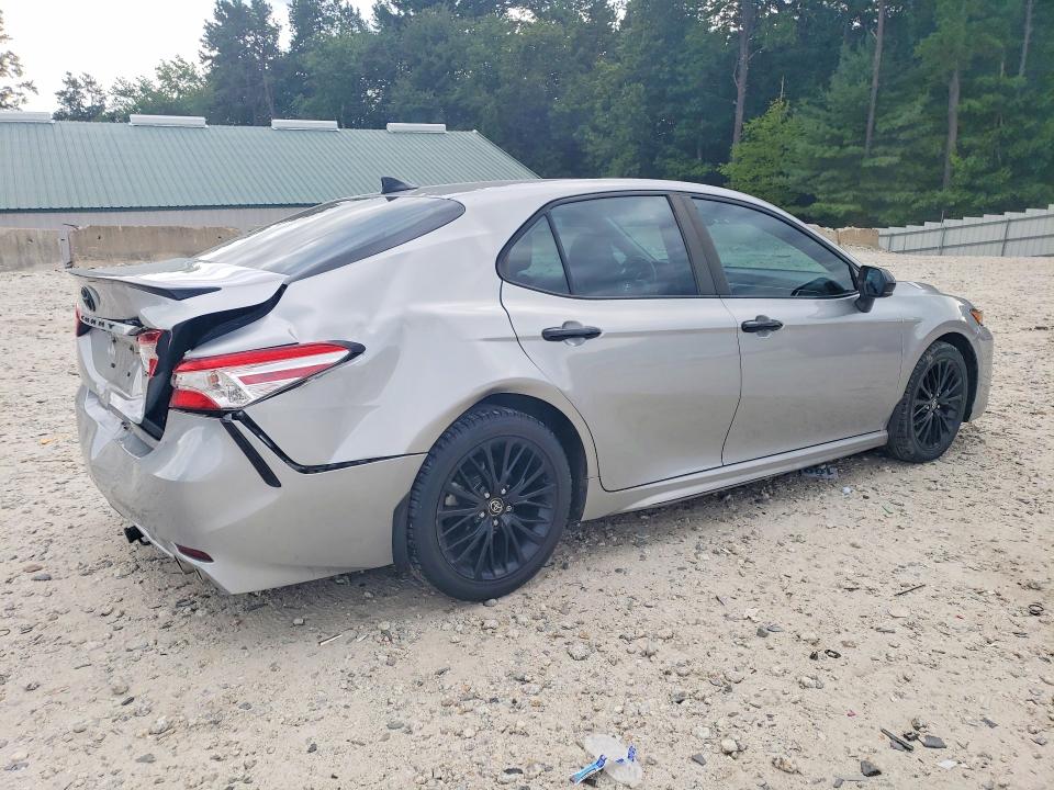 67133826 :رقم المزاد ، 4T1G11AK2LU327221 vin ، 2020 Toyota Camry مزاد بيع
