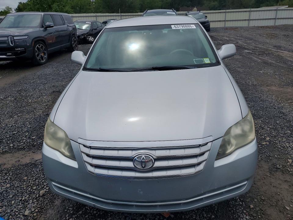 2005 Toyota Avalon მანქანა იყიდება აუქციონზე, vin: 4T1BK36B75U033568, აუქციონის ნომერი: 63790886