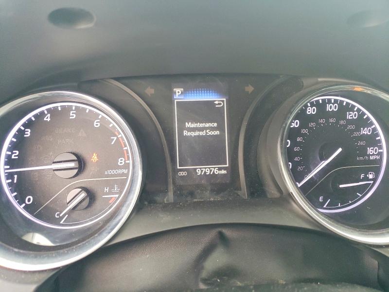 67133826 :رقم المزاد ، 4T1G11AK2LU327221 vin ، 2020 Toyota Camry مزاد بيع