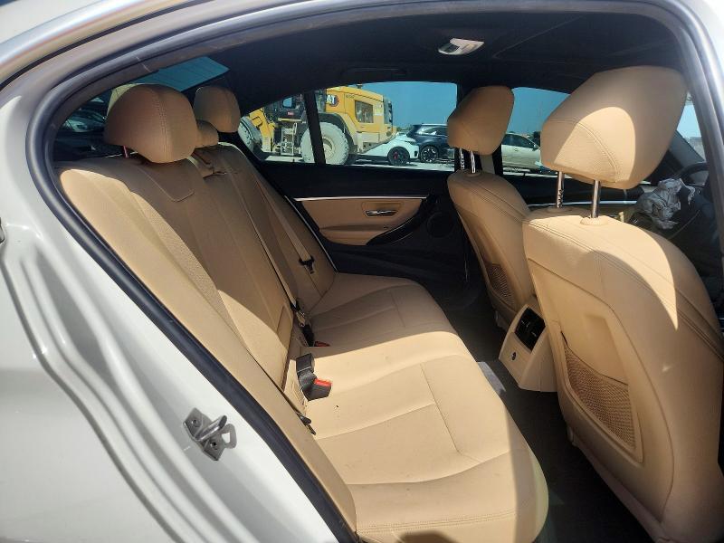 64761386 :رقم المزاد ، WBA8B9G5XJNU97966 vin ، 2018 Bmw 330 مزاد بيع