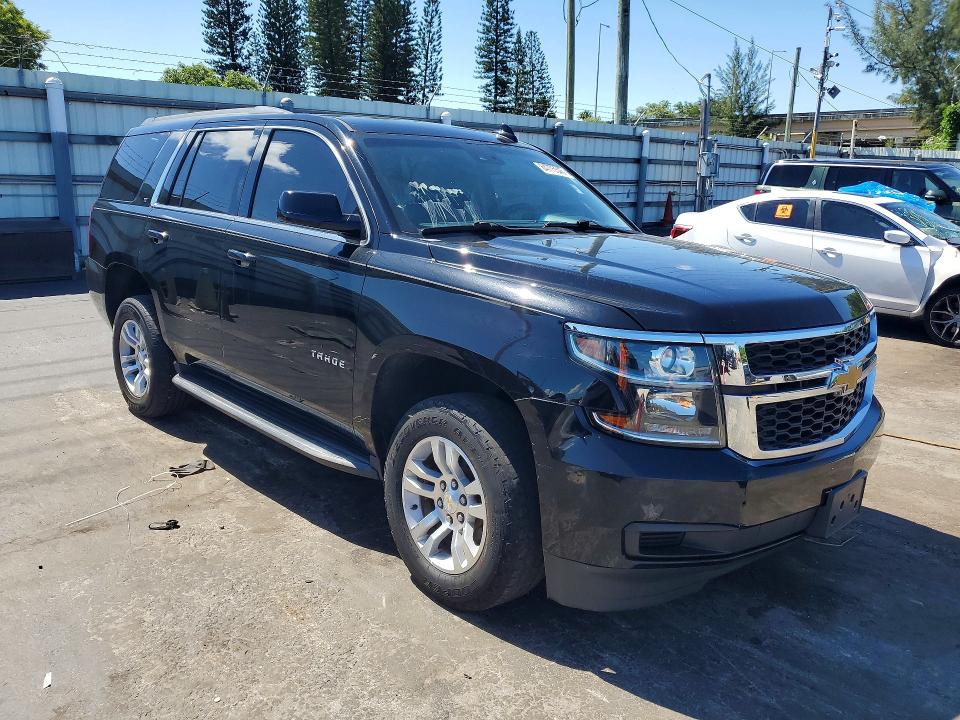 64775546 :رقم المزاد ، 1GNSKBKC0LR111239 vin ، 2020 Chevrolet Tahoe مزاد بيع