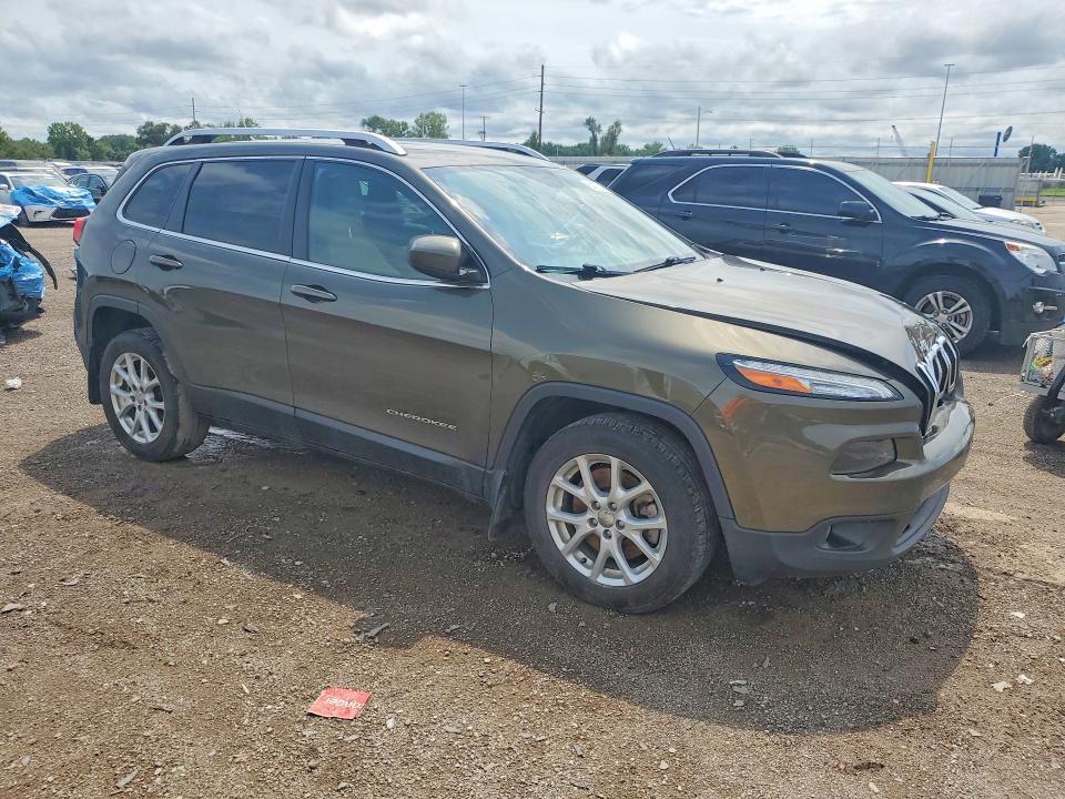 64620186 :رقم المزاد ، 1C4PJLCB2FW629002 vin ، 2015 Jeep Cherokee مزاد بيع