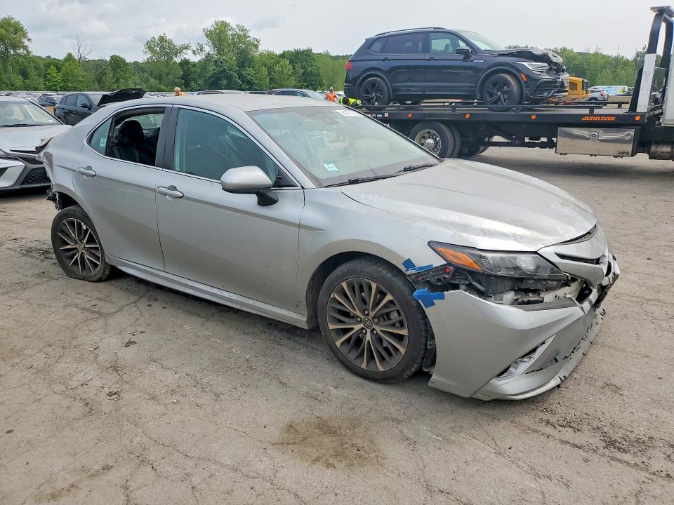 64771066 :رقم المزاد ، 4T1G11AK9MU433800 vin ، 2021 Toyota Camry مزاد بيع