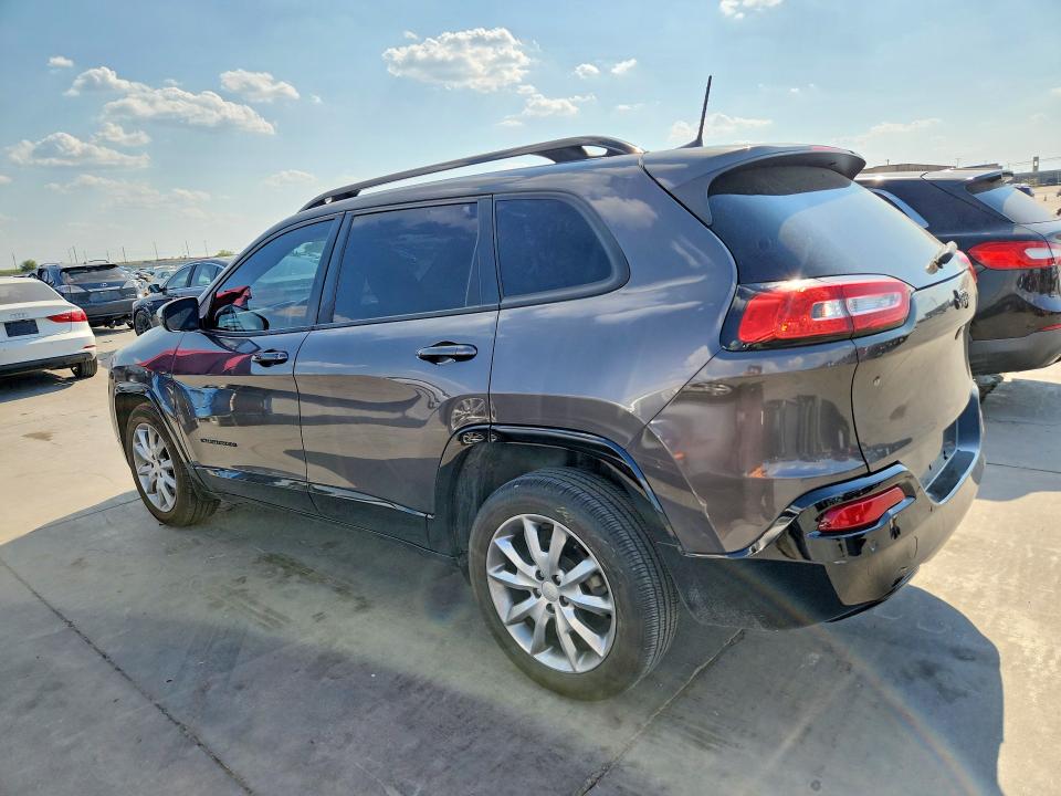 67134946 :رقم المزاد ، 1C4PJLCB8JD605209 vin ، 2018 Jeep Cherokee مزاد بيع