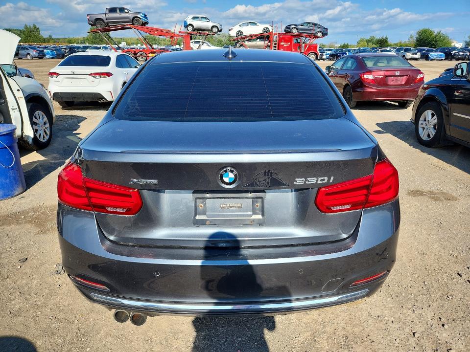 65413226 :رقم المزاد ، WBA8D9G32HNU64446 vin ، 2017 Bmw 330 مزاد بيع