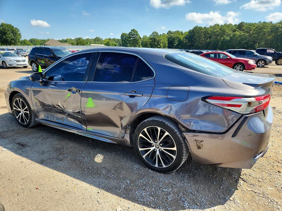 2018 Toyota Camry მანქანა იყიდება აუქციონზე, vin: 4T1B11HK4JU590484, აუქციონის ნომერი: 64144026