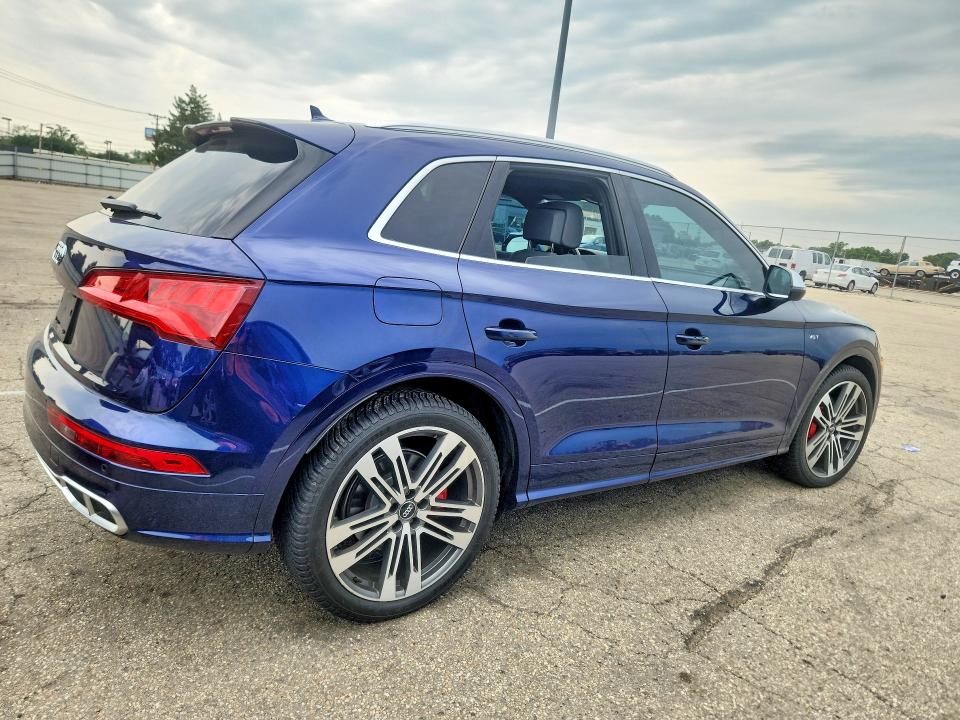 64618326 :رقم المزاد ، WA1C4AFY8J2161538 vin ، 2018 Audi Sq5 مزاد بيع