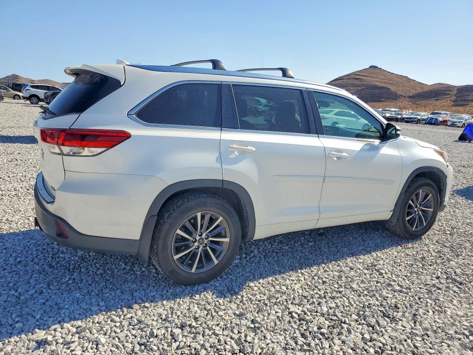 66214266 :رقم المزاد ، 5TDJZRFHXJS814134 vin ، 2018 Toyota Highlander مزاد بيع