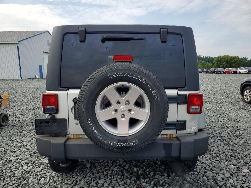 63910856 :رقم المزاد ، 1J4BA3H10BL512924 vin ، 2011 Jeep Wrangler Unlimited مزاد بيع