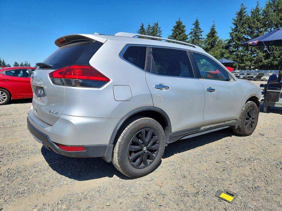 Продажа на аукционе авто 2017 Nissan Rogue, vin: JN8AT2MVXHW253823, номер лота: 64486056