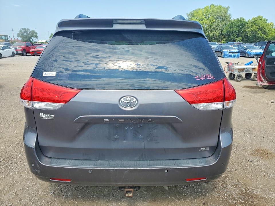 64425876 :رقم المزاد ، 5TDYK3DC7ES510093 vin ، 2014 Toyota Sienna مزاد بيع