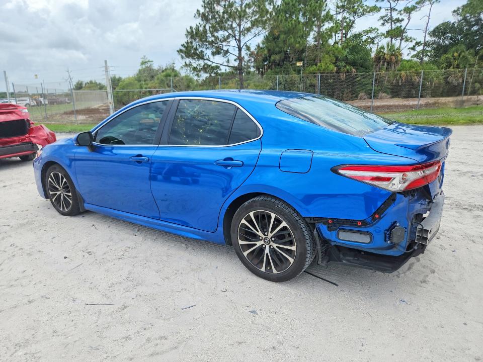 Продаж на аукціоні авто 2018 Toyota Camry, vin: 4T1B11HK4JU010358, номер лоту: 63701756