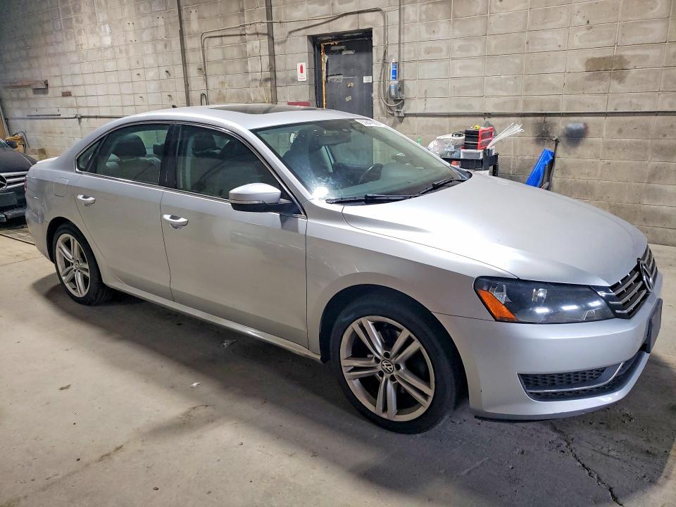 63847886 :رقم المزاد ، 1VWBN7A36EC008425 vin ، 2014 Volkswagen Passat مزاد بيع
