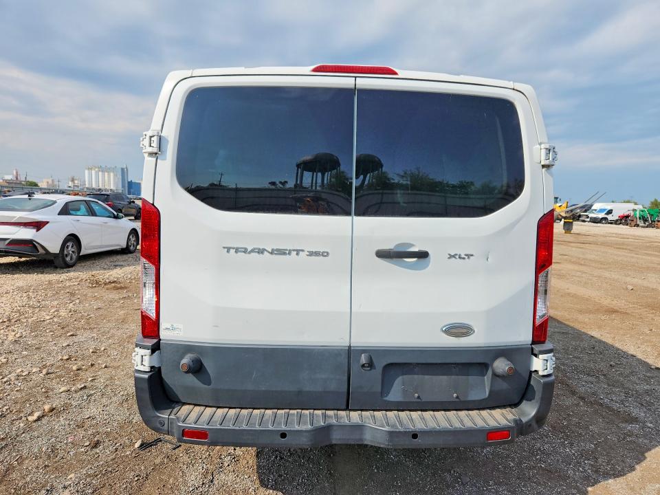 67329696 :رقم المزاد ، 1FBZX2ZM1FKA31487 vin ، 2015 Ford Transit مزاد بيع