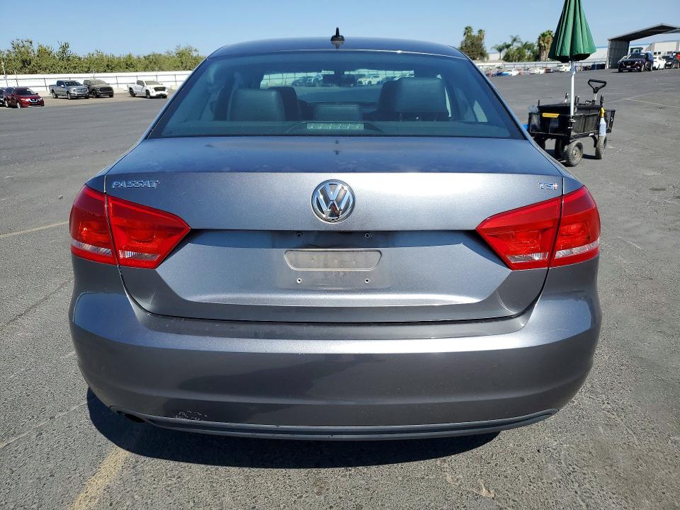 2015 Volkswagen Passat მანქანა იყიდება აუქციონზე, vin: 1VWAT7A30FC117210, აუქციონის ნომერი: 65347106