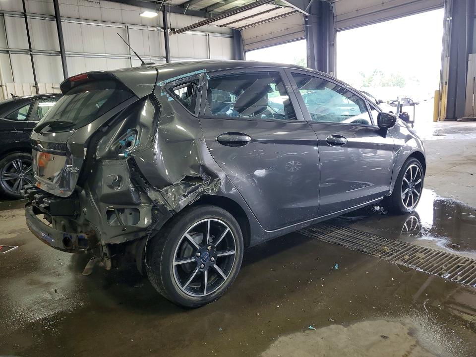 65135966 :رقم المزاد ، 3FADP4EJ3FM171522 vin ، 2015 Ford Fiesta مزاد بيع