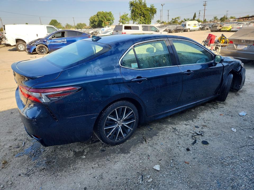 2021 Toyota Camry მანქანა იყიდება აუქციონზე, vin: 4T1G11AK7MU602180, აუქციონის ნომერი: 64231496