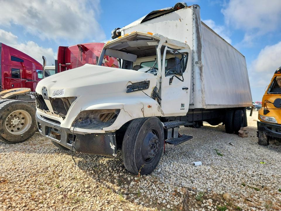 65403496 :رقم المزاد ، 5PVNE8JT172S51056 vin ، 2007 Hino Hino 268 مزاد بيع