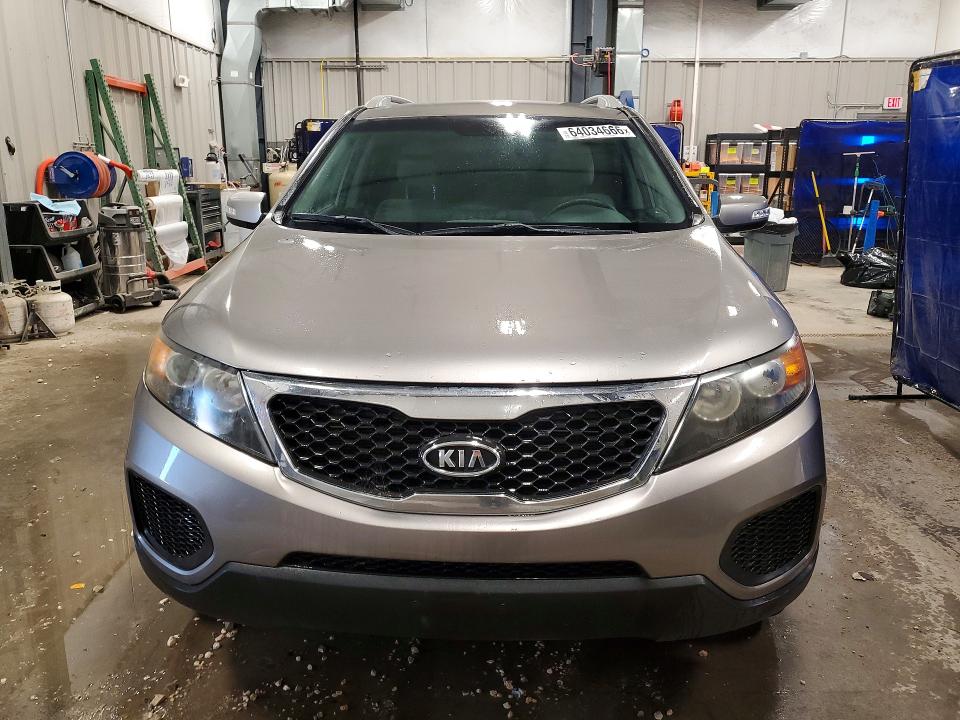 2011 Kia Sorento მანქანა იყიდება აუქციონზე, vin: 5XYKTDA21BG116988, აუქციონის ნომერი: 64034666
