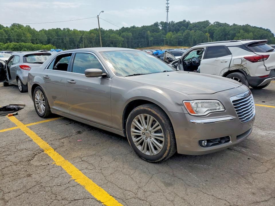 2014 Chrysler 300 მანქანა იყიდება აუქციონზე, vin: 2C3CCARG7EH323124, აუქციონის ნომერი: 63701816