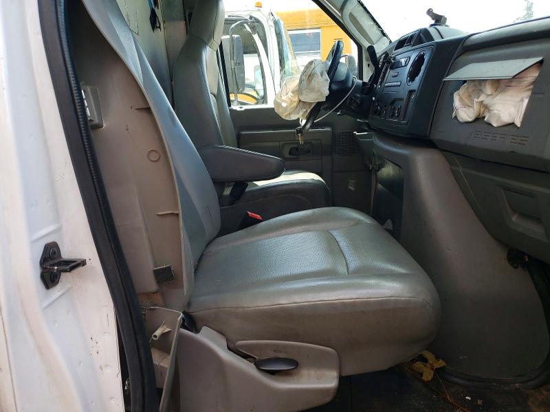 64627186 :رقم المزاد ، 1FDXE4FS8KDC42459 vin ، 2019 Ford Econoline مزاد بيع