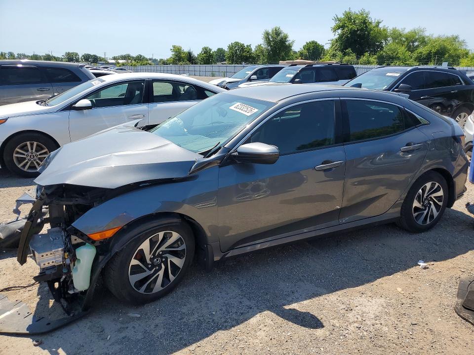 62332526 :رقم المزاد ، SHHFK7H24JU300502 vin ، 2018 Honda Civic مزاد بيع