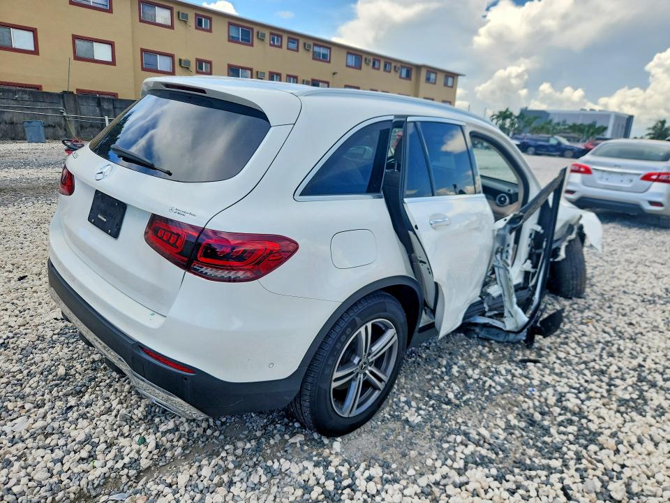 65814936 :رقم المزاد ، W1N0G8DB7NG042517 vin ، 2022 Mercedes-benz Glc مزاد بيع