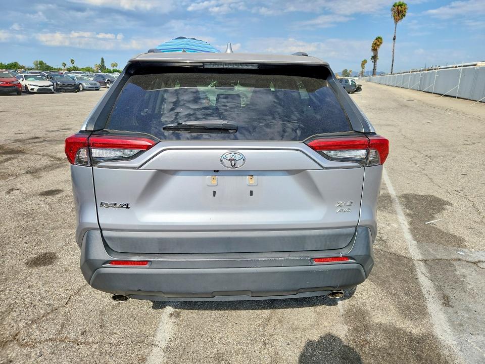 Продажа на аукционе авто 2019 Toyota Rav4, vin: JTMA1RFV5KD511515, номер лота: 63263136
