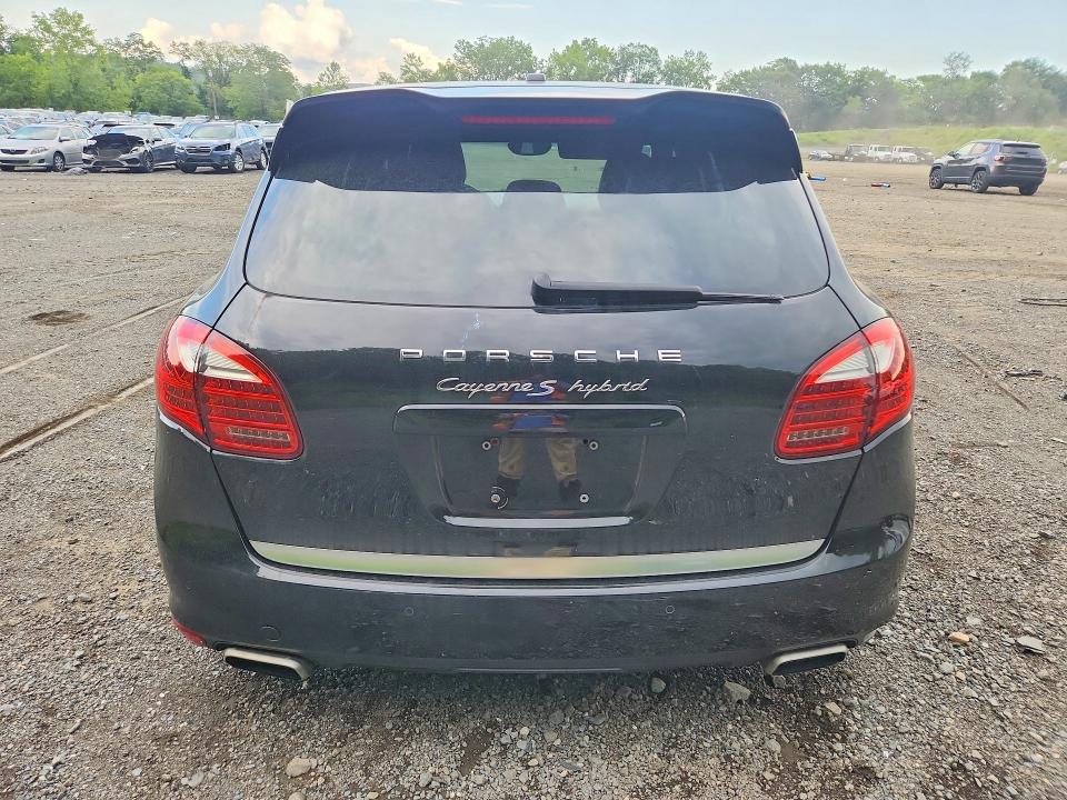 Продаж на аукціоні авто 2012 Porsche Cayenne, vin: WP1AE2A26CLA93688, номер лоту: 64133286