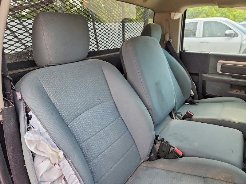 64190796 :رقم المزاد ، 3C6JR6DG8KG585579 vin ، 2019 Ram 1500 Classic مزاد بيع