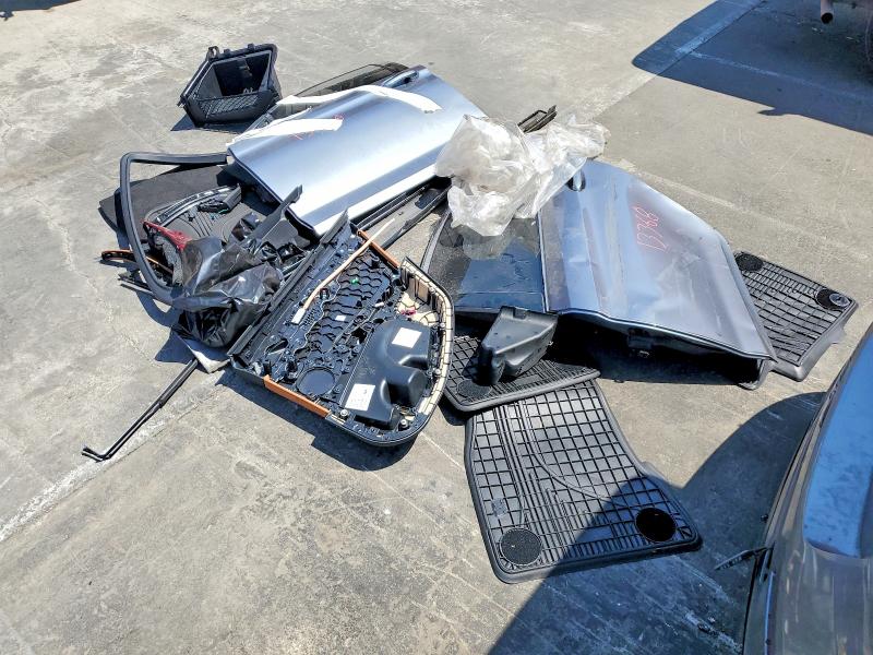 63607176 :رقم المزاد ، WBA13AG04NCK15987 vin ، 2022 Bmw 530e مزاد بيع