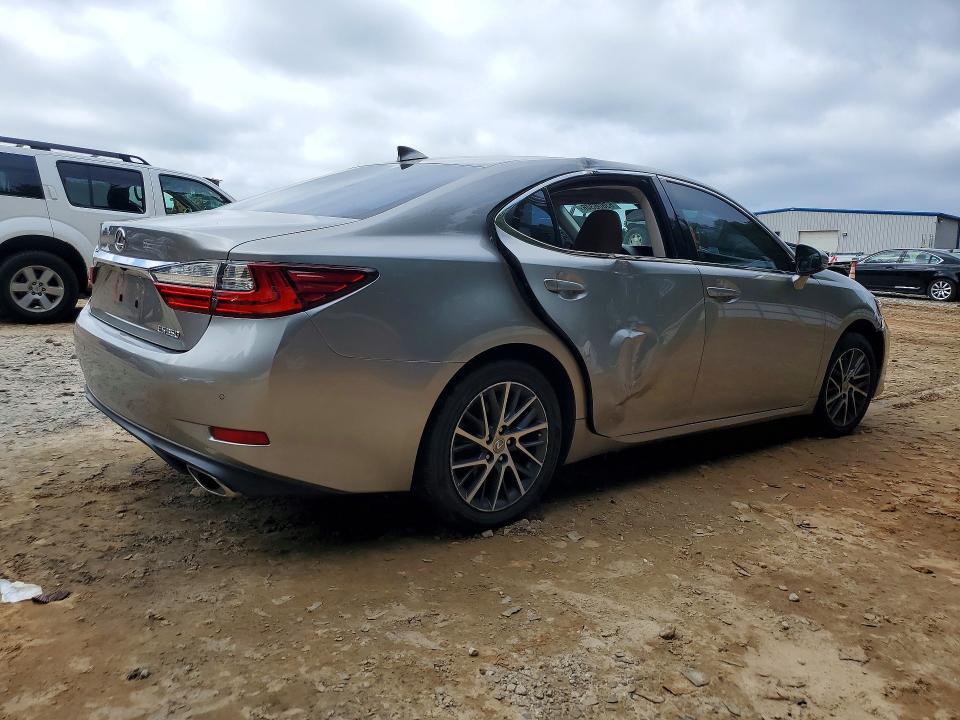 63806346 :رقم المزاد ، 58ABK1GG0HU046030 vin ، 2017 Lexus Es مزاد بيع