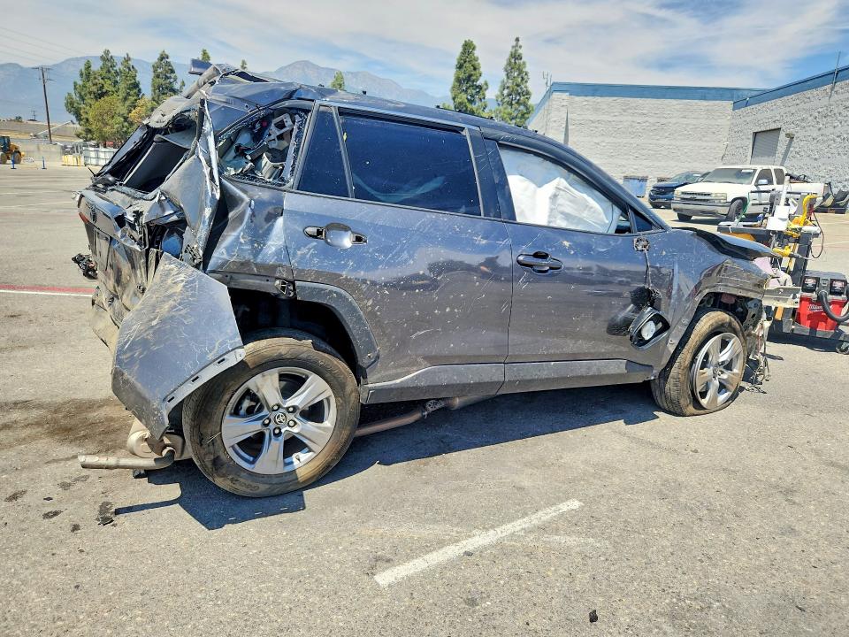 Продажа на аукционе авто 2022 Toyota Rav4, vin: 2T3W1RFV4NC178898, номер лота: 65926296