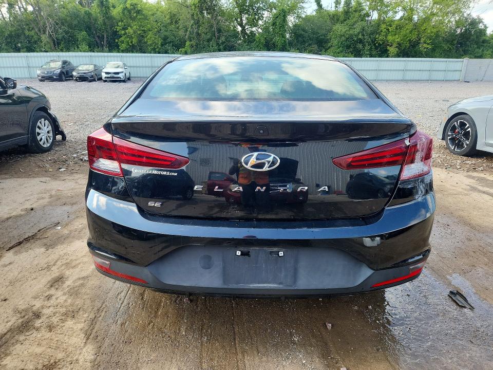 64277786 :رقم المزاد ، 5NPD74LFXKH473690 vin ، 2019 Hyundai Elantra مزاد بيع