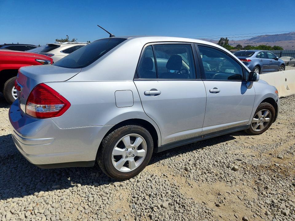 2010 Nissan Versa მანქანა იყიდება აუქციონზე, vin: 3N1BC1AP7AL360827, აუქციონის ნომერი: 63395136