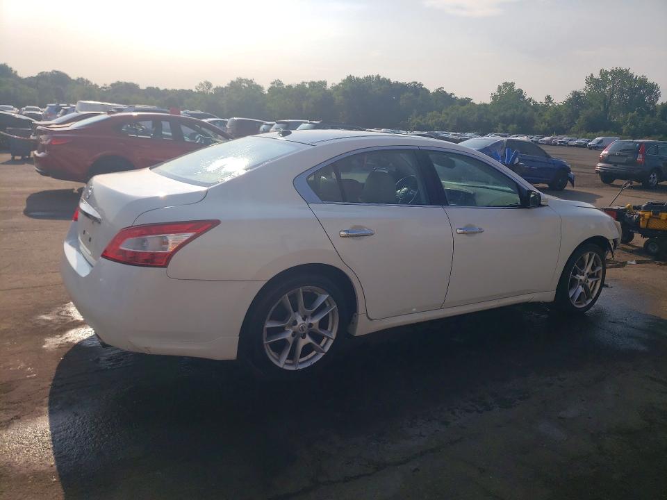 64410346 :رقم المزاد ، 1N4AA5AP4BC860050 vin ، 2011 Nissan Maxima مزاد بيع